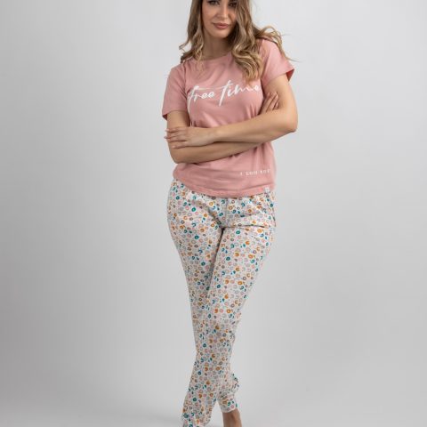ženska pidžama kratkih rukava i dugih pantalona prljavo roze boje